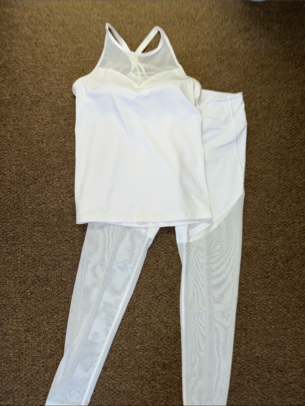 Victoria Sport White Mesh-Detail Active Tank & Legging Set - Women